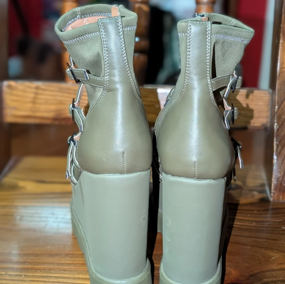 Jessica Simpson Olive Platform Wedge Ankle Boots Size 10M Buckle‎ Strap Combat
